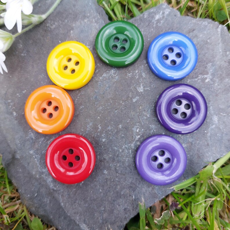 18mm Chunky Ridged Shiny 4 Hole Button. 12 Different Colours and ...