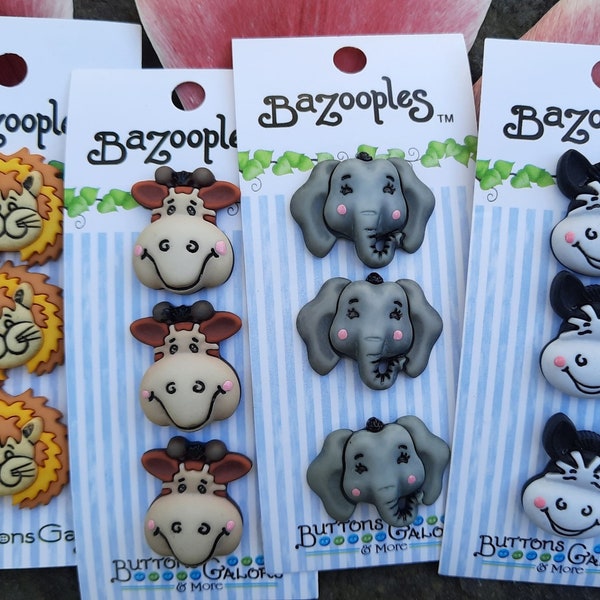 Boutons lion, girafe, éléphant et zèbre. 3 pièces par lot.