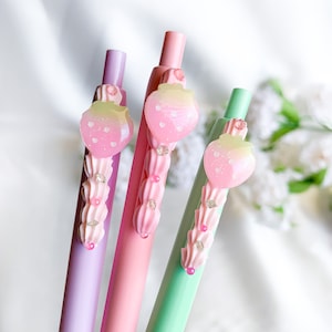 Stylo à dessert aux fraises Kawaii | Stylos stationnaires mignons, pour elle, stylo à encre gel, rentrée scolaire, fournitures de bureau, papeterie esthétique, pastel
