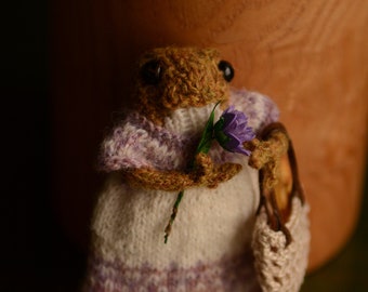 Knitted frog Fanny Fisher Made to order