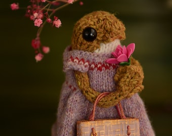 Knitted frog Francesca Fisher. Made to order