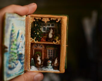 Alegría navideña en una caja: Ositos de peluche en miniatura para Navidad, adorables figuritas de osito para casas de muñecas.