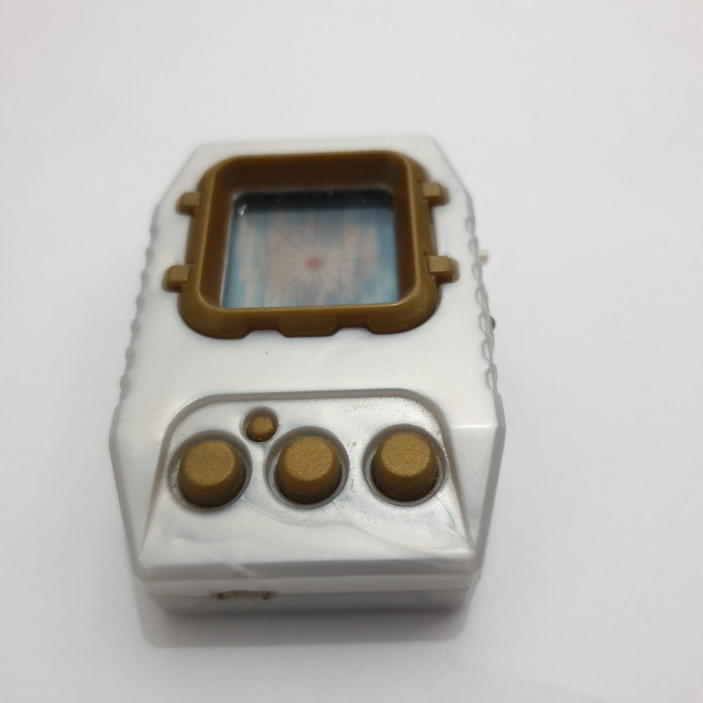 【誠実】 デジモンペンデュラムゼロ ゴールドボタン ウイルスバスターズ キーホルダー・アクリルキーホルダー