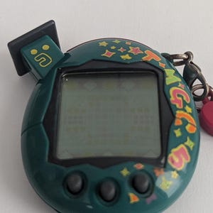 Bandai Tamagotchi V5 Familitchi Connection Version 5 TMGC 5 Interaktivt Elektroniskt Husdjur Asien Oceanien Exklusivt Sällsynt Virtuellt Husdjur bild 11