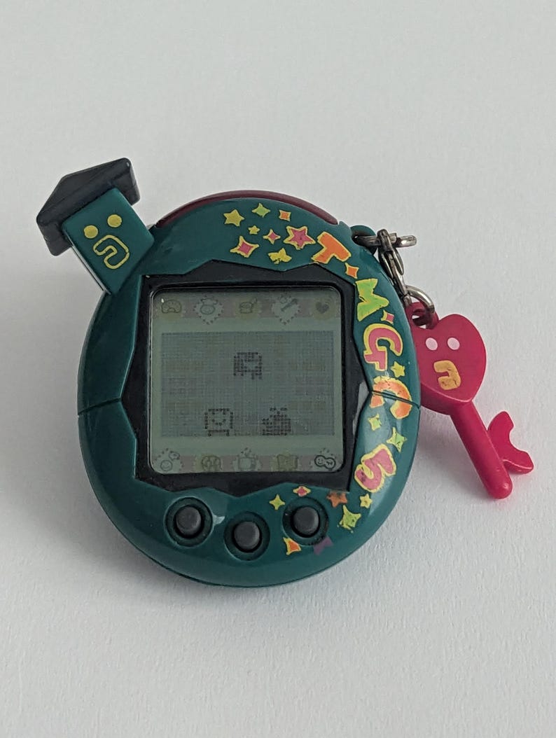 Bandai Tamagotchi V5 Familitchi Connection Version 5 TMGC 5 Interaktivt Elektroniskt Husdjur Asien Oceanien Exklusivt Sällsynt Virtuellt Husdjur bild 3