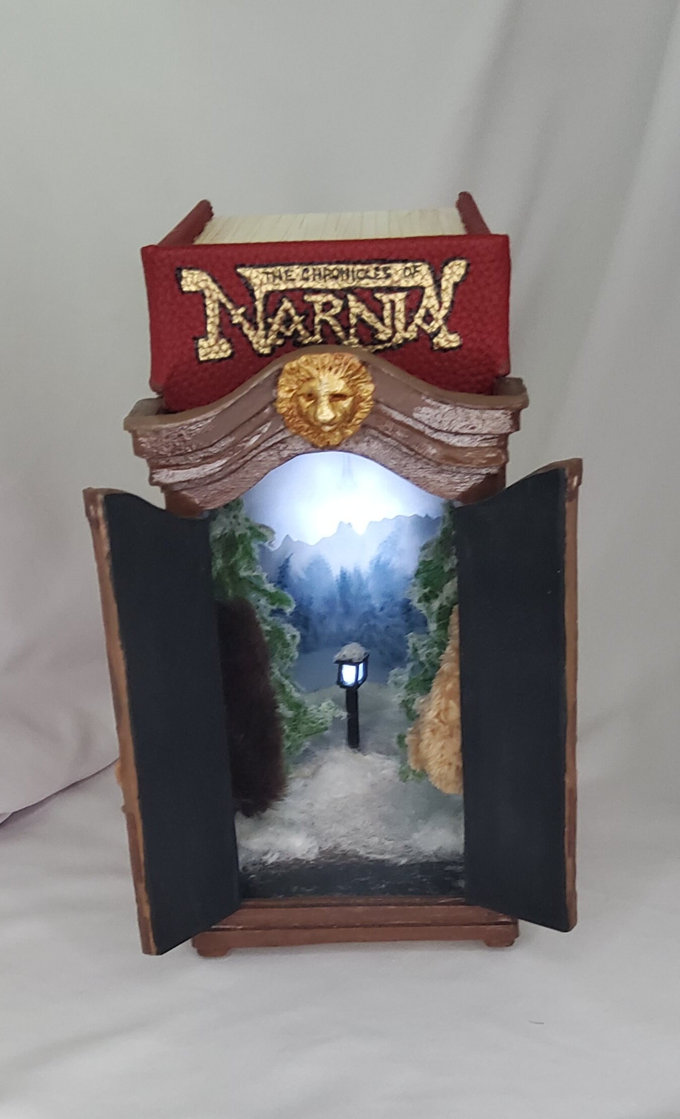 Narnia Inspired Book Nook Etsy