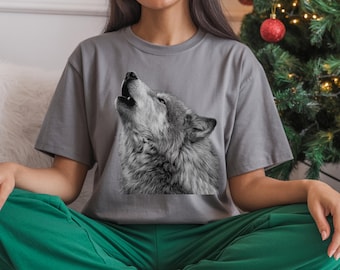 Alpha Wolf t-shirt, Howling Wolf, Wildlife mens women, Nature Crewneck, 90s Grunge tshirt, Comfort Colors Vintage Wolf Shirt, Wolf Lover Tee