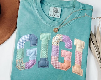 Comfort Colors® Floral Gigi Shirt, Grandmother Tee, New Grandma Gift, Spring Floral Shirt, Family Gift