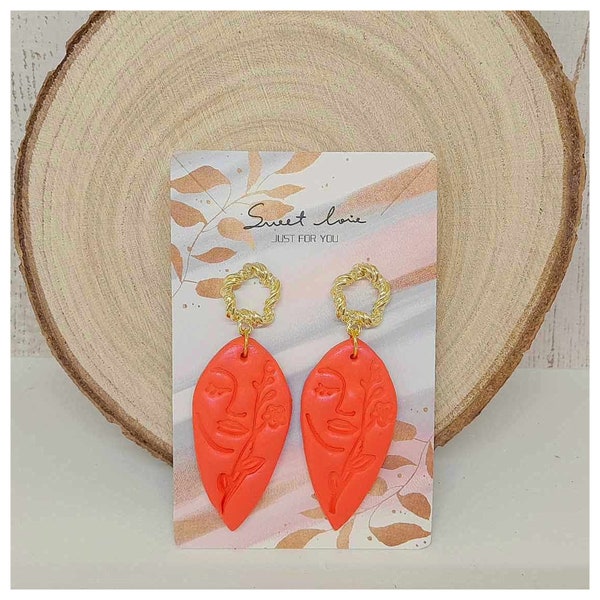 LISA | Boucles d'oreilles fimo pâte polymère Corail visage de femme moderne et doré tendance losange support à puce couleurs aux choix