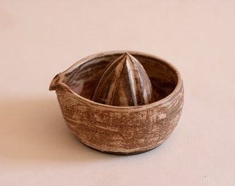 Handmade Brown Ceramic Juicer | Pottery Citrus Juicer bowl | Lemon Squeezer