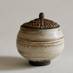 Ceramic Cream jewelry box | Woven Pine needle lid | Japanese style Pottery