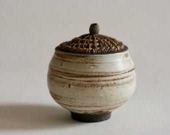 Ceramic Cream jewelry box | Woven Pine needle lid | Japanese style Pottery