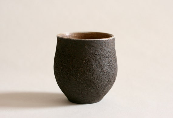 黒色陶器の手作りカップ 日本 Etsy - 手作り陶器カップ 工芸品