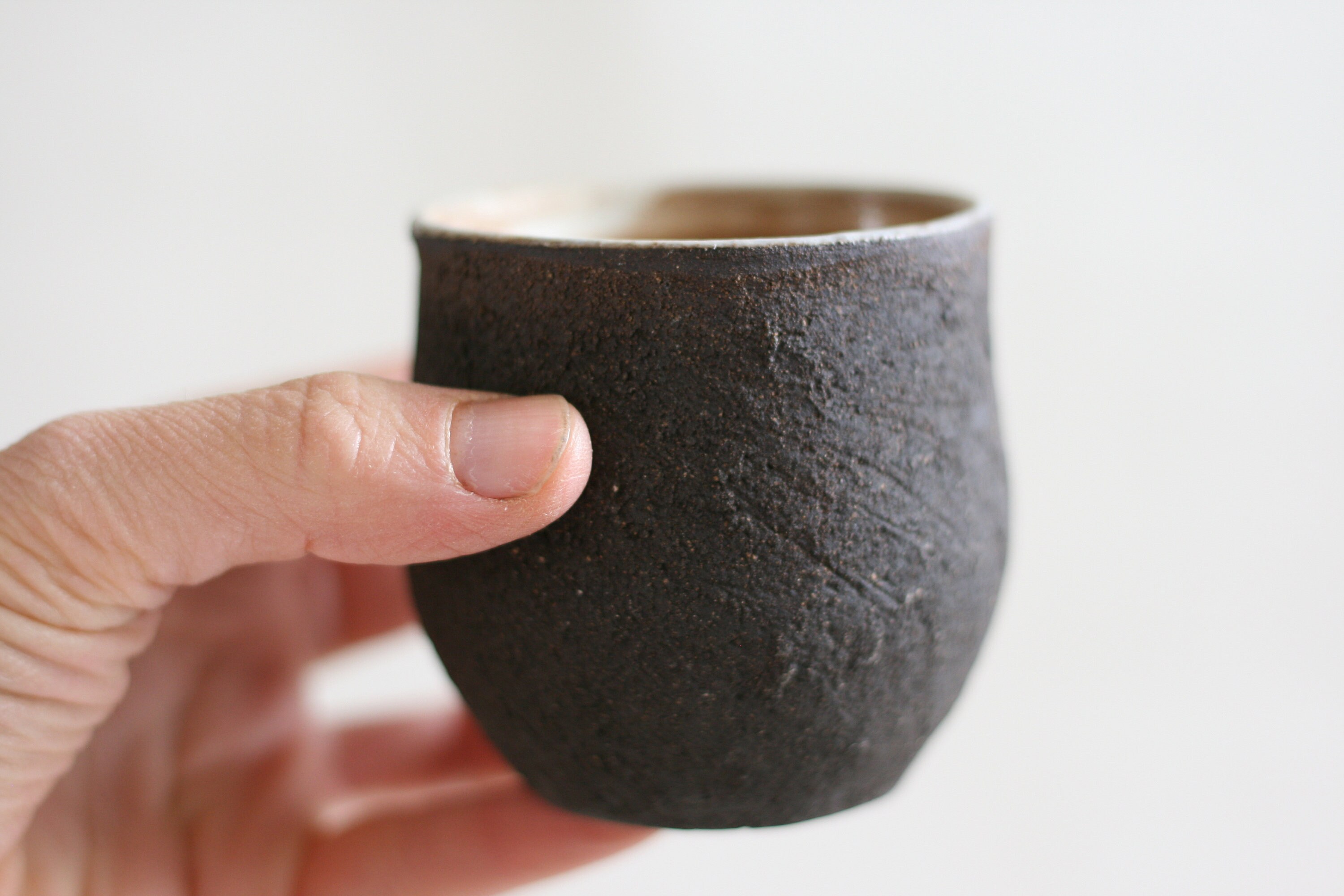 黒色陶器の手作りカップ 手作りの黒陶器カップ | 小さな陶器カップ | 和風陶器 - Etsy 日本