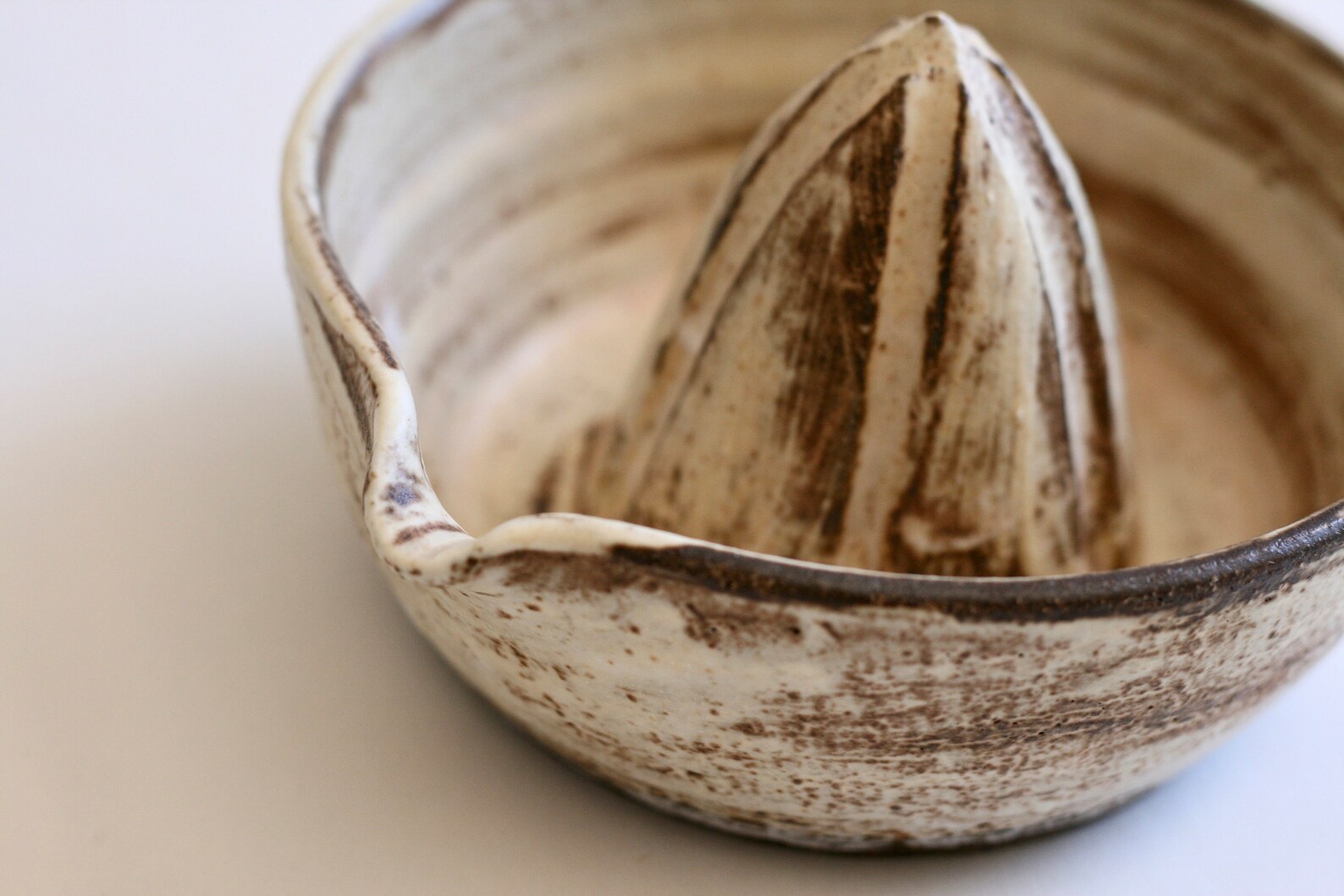 Cream Ceramic Juicer Pottery Citrus Juicer Bowl Lemon Etsy