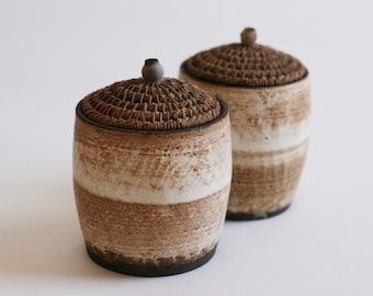 Handmade Pottery jar with Pineneedle lid | lidded ceramic container | Japanese style pottery