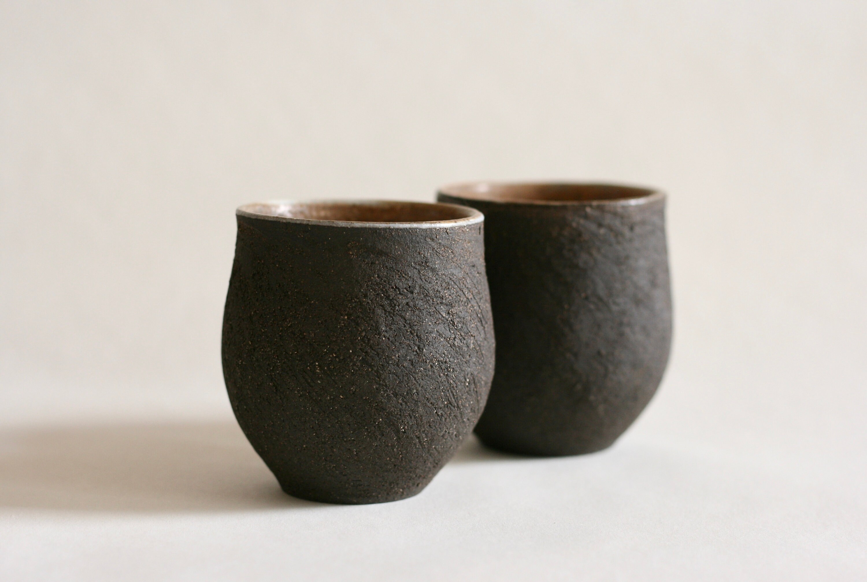 黒色陶器の手作りカップ 手作りの黒陶器カップ | 丸い陶器カップ | 和風陶器 - Etsy 日本