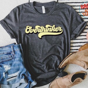 Trotse overdenker, T-shirt sarcastisch drama, T-shirt grappige dramakoningin, T-shirt introverte angst, T-shirt esthetische dramakoningin, T-shirt drama meisjes