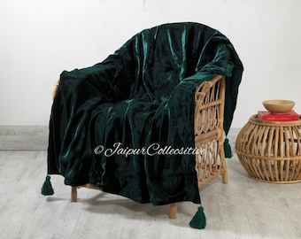 Luxury Crushed Emerald Green Velvet Throw Blanket with Tassels Soft Velvet Boho Sofa Throw for Living Room 120X180 Cms Living Room Throw