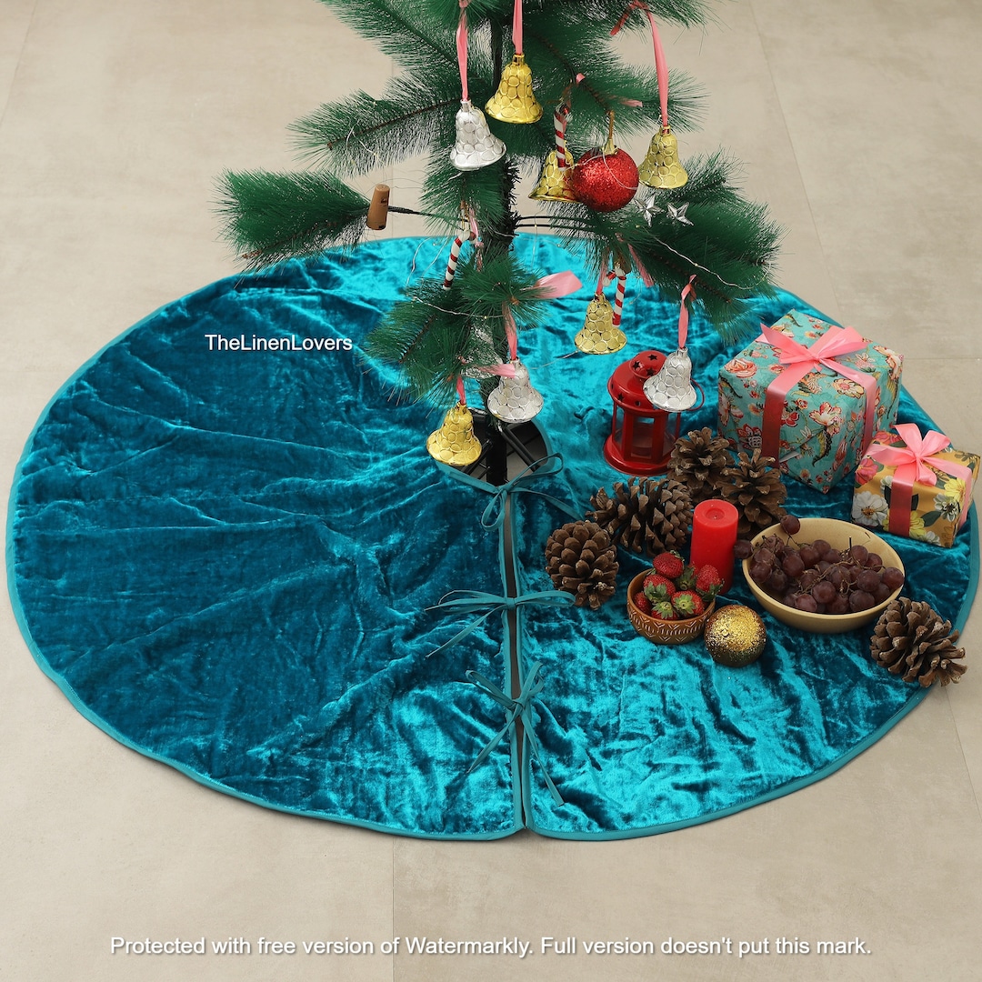 Luxury Tree Skirt 