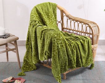 Luxury Crushed Green Burnout Velvet Throw Blanket with Tassels Soft Velvet Damask Boho Sofa Couch Bed Throw for Living Room 120X180 Cms