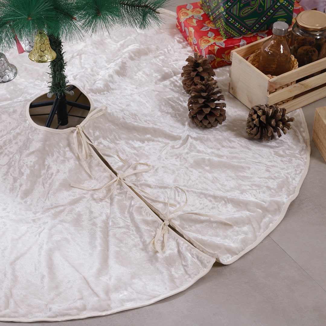 Ivory Christmas Tree Skirt 