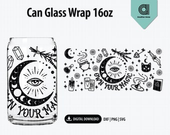 Puede incluir: Un diseño de descarga digital en blanco y negro para una envoltura de vaso de lata de 473 ml. El diseño presenta una luna creciente con un ojo en su interior, rodeado de estrellas, cristales, un caldero, un gato y el texto "Own Your Magic".