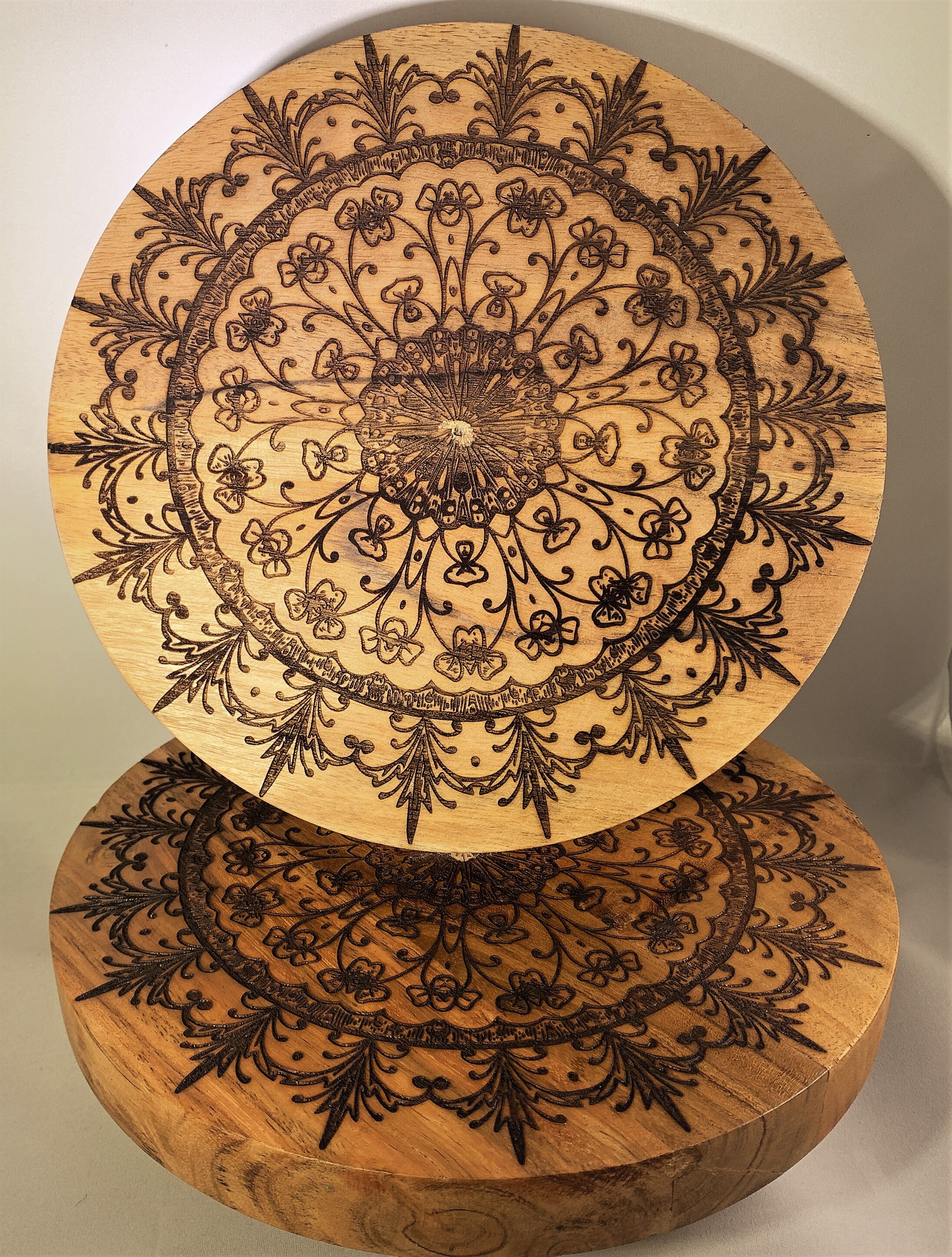 Set di 2 Classic 9 Round Trivets Pronto per la Etsy Italia