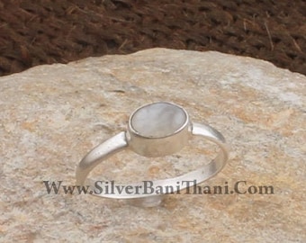 Rainbow Moonstone Ring-Solid Silver Ring Sterling Silver Ring-Rainbow Moonstone Semi Precious Stone Ring-Middle Finger Cabochon Stone Ring