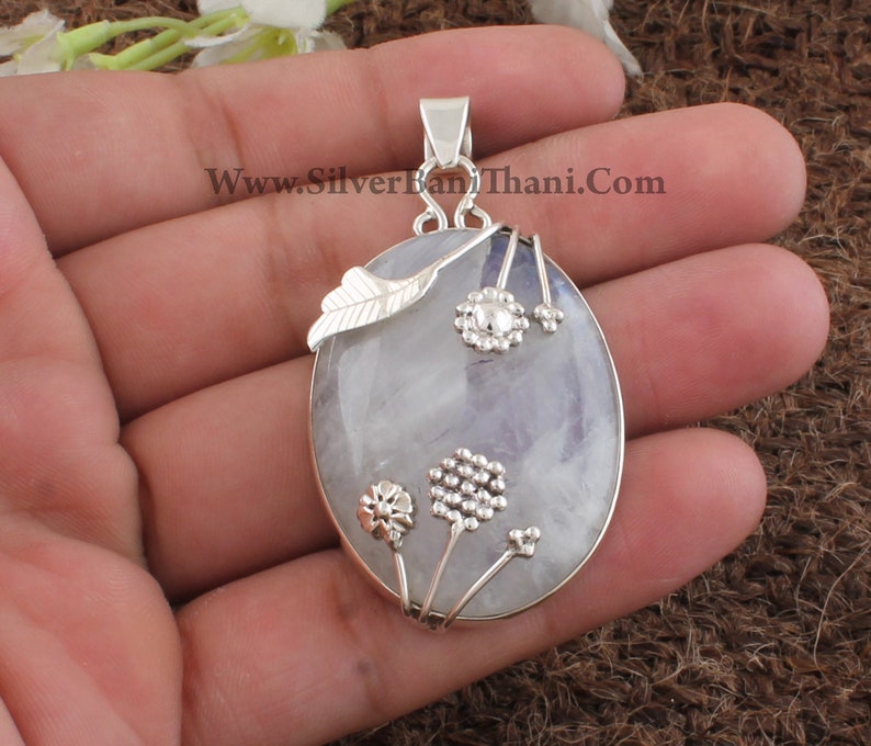 •VICTORIAN HAWTHORN• rainbow moonstone + silver necklace (18