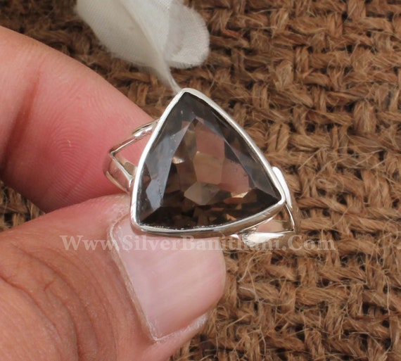 Triangle stone ring deals