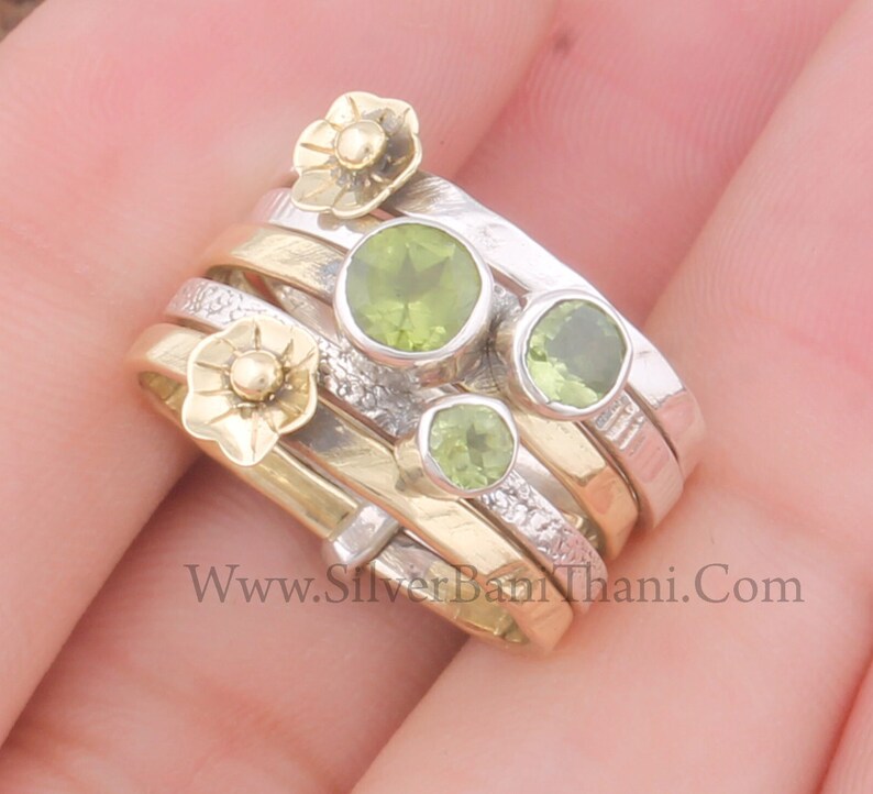 Peridot Silver Spinner Ring 925 Sterling Zilver & Messing Peridot Spinner Ring Handgemaakte Flower Band Ring Getextureerde Band Ring Boho Duimringen afbeelding 1