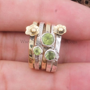 Peridot Silver Spinner Ring 925 Sterling Zilver & Messing Peridot Spinner Ring Handgemaakte Flower Band Ring Getextureerde Band Ring Boho Duimringen afbeelding 4