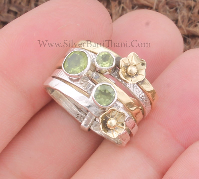 Peridot Silver Spinner Ring 925 Sterling Zilver & Messing Peridot Spinner Ring Handgemaakte Flower Band Ring Getextureerde Band Ring Boho Duimringen afbeelding 2