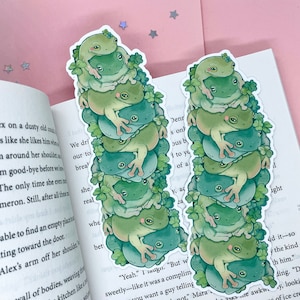 Frog Stack Bookmark Frog Art Cute Bookmark Laminated Cottagecore Book Book Lovers Frog Stationery Reading Frogs zdjęcie 1