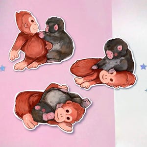 Paquete de 3 pegatinas de Punch Monkey, pegatinas de meme de mono adorable, Punch-Kun, mono macaco bebé con orangután, juego de calcomanías impermeables para computadora portátil.