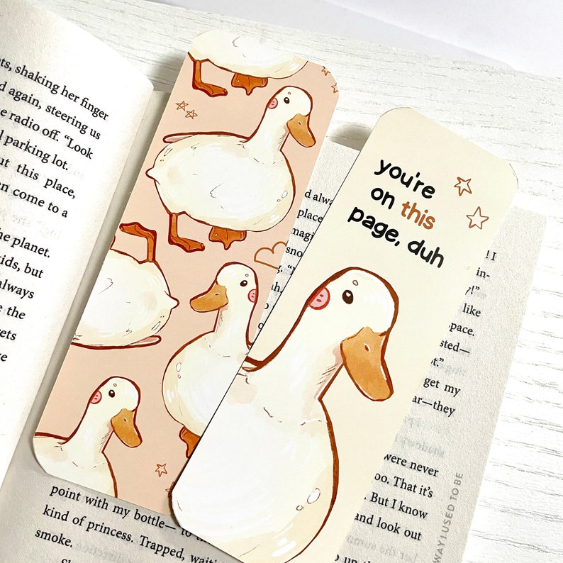 Duck-bladwijzer Je bevindt je op deze pagina Leuke bladwijzer Dubbel bedrukt Cottagecore Boekenliefhebbers Eendje briefpapier Accessoires voor lezen afbeelding 1