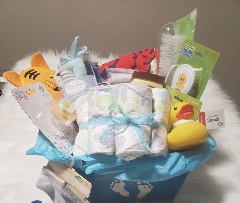 Coffret Cadeau Naissance Bébé 7 En 1 - Couverture, Chaussettes, Foulard, Peluche, Cartes, Panier - Unisexe, Coton Doux