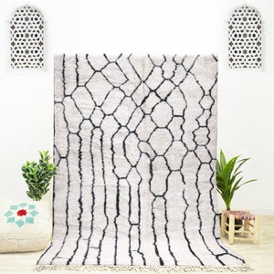 Handwoven Moroccan Shag Rug: Off White Beni Ourain Geometric Rug