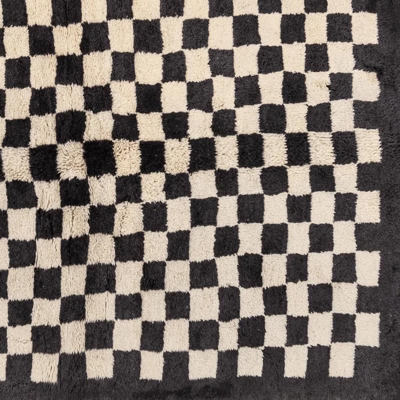 手織りモロッコラグ、白黒チェック柄カーペット、カスタムサイズ