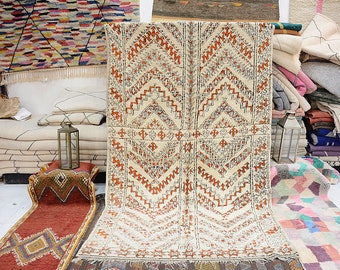Vintage Oversize rug - Moroccan rug - area rug - beni ourain rug - handmade rug - White rug - area rugs 5.6x10.5 - Authentic Moroccan rug