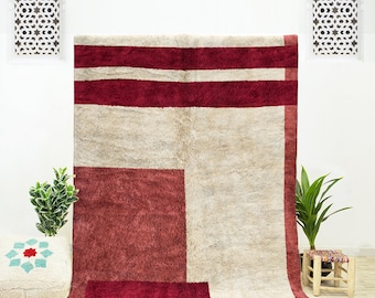 Handwoven Pink Beni Ourain Rug: Modern Abstract Moroccan Shag