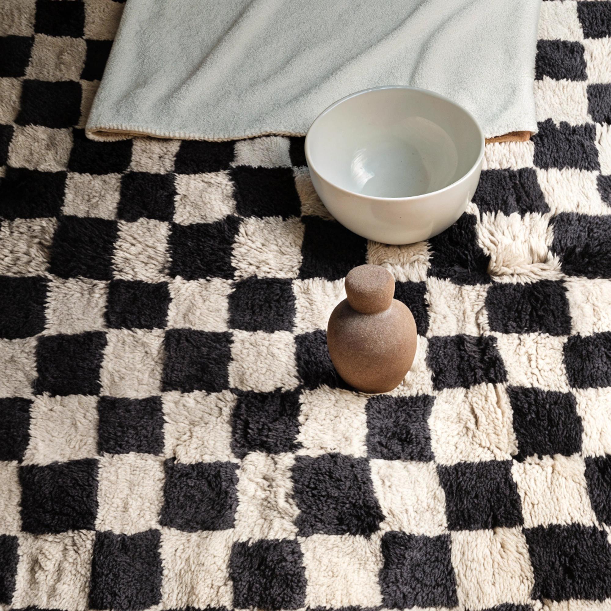 手織りモロッコラグ、白黒チェック柄カーペット、カスタムサイズ