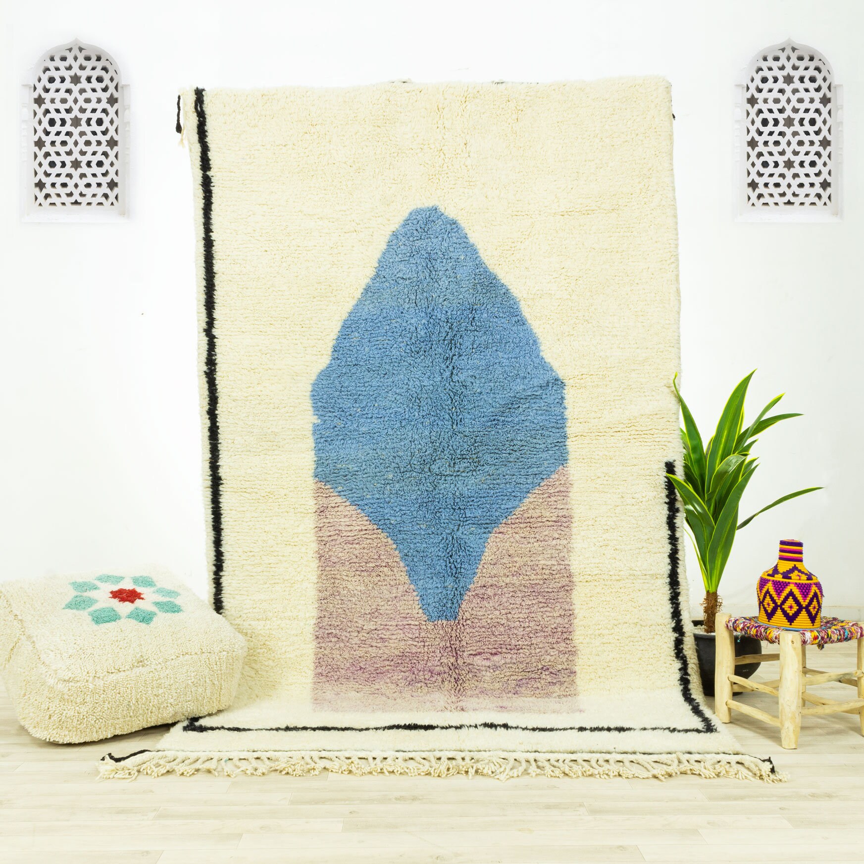 Tapis Contemporain Medium - Tapis Marocain Zone Mrirt Fait Main Ivoire 5.3x8.7 Peau de Mouton