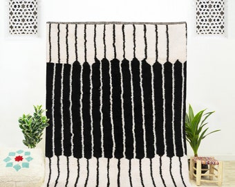Hand Knotted Beni Ourain Rug: Moroccan Sheepskin Wool Rug 8x10