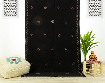 Black Medium rug - Moroccan rug - area rug - handmade rug - Black rug - area rugs 4.7x8.2 - Authentic Moroccan rug - Moroccan Kilim rug