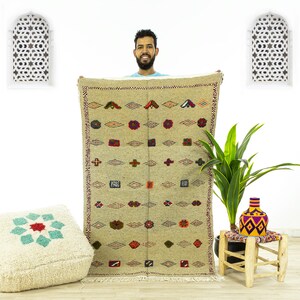 Brown Moroccan Kilim Rug is a Flatwoven Moroccan Berber Rug Made of Natural Wool Rug with a Kilim Geometric Rug Design