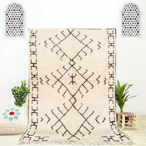 Handgewebter Beni Ourain Teppich: Geometrischer Teppich aus Wolle 200x300