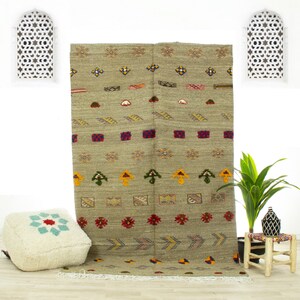 Flatwoven Brown Moroccan Kilim Rug Handwoven Berber Area Rug Made of Natural Wool Rug with a Kilim Geometric Rug Design