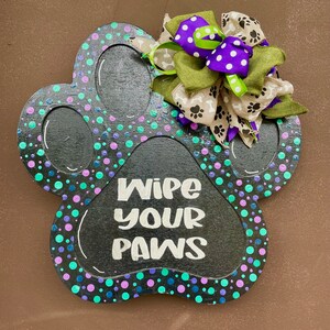 Stampa della zampa Pulisci le tue zampe Cartello per porta di benvenuto; Cartello di benvenuto in pino da 12 pollici; Appendiabiti per porta; Regalo per l&#39;inaugurazione della casa; Decorazione della porta